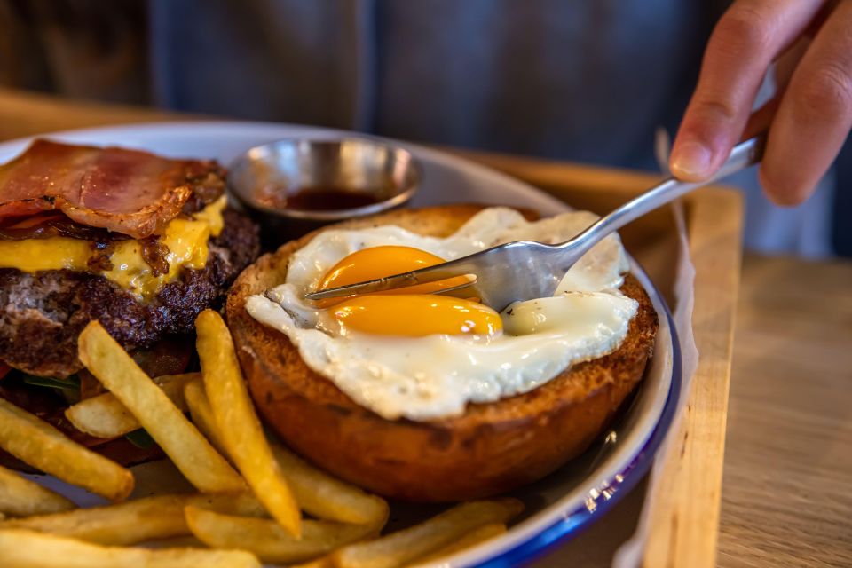 Это любимое блюдо в Грузии: попробуйте сочные котлеты по-аджарски