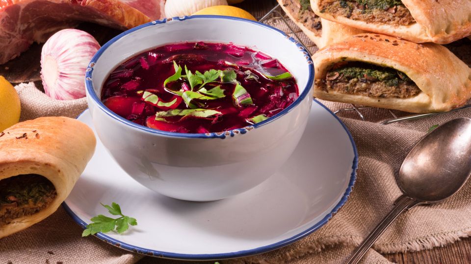 Вкуснее еще не пробовали: один ингредиент преобразит борщ до неузнаваемости