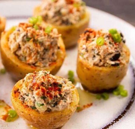 Картофель с тунцом и маслинами