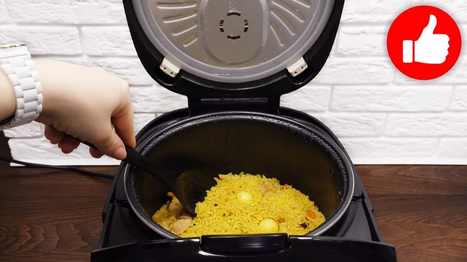 Ароматный плов из свинины в мультиварке: простой рецепт для любого времени суток