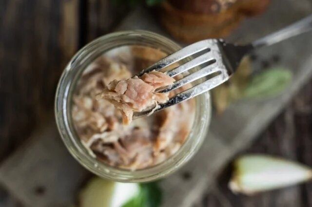 Как долго можно хранить домашнюю тушенку в банке без риска