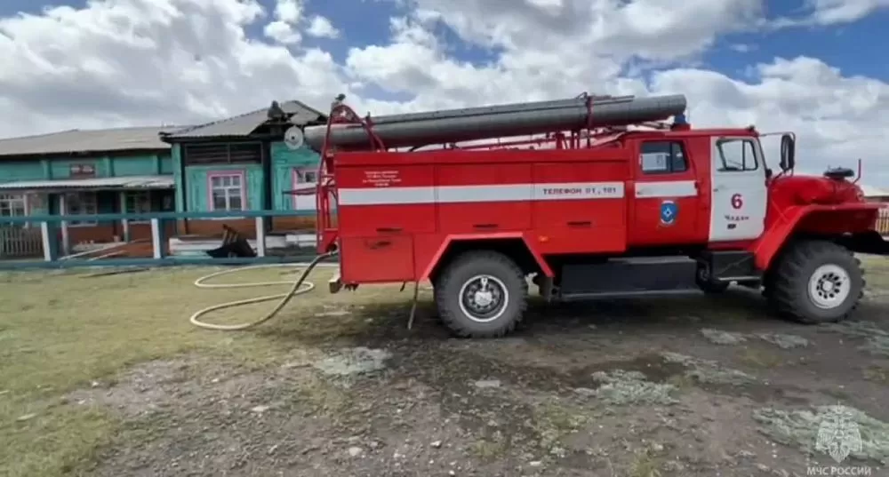 Пожарно-спасательным подразделением по охране Дзун-Хемчикского района Главного управления МЧС России по Республике Тыва оперативно потушен пожар на потолочном перекрытии в помещении столовой детского сада в селе Бажын-Алаак...