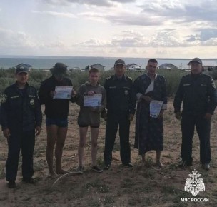 В Туве троих молодых мужчин унесло течением на надувном матрасе