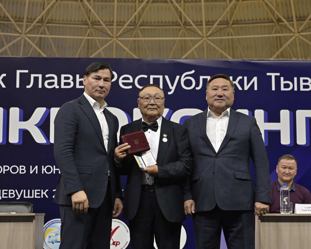 Сегодня в Кызыле стартовали соревнования по кикбоксингу на Кубок Главы Тувы среди юношей и девушек Сегодня в Кызыле стартовали соревнования по кикбоксингу на Кубок Главы Тувы среди юношей и девушек