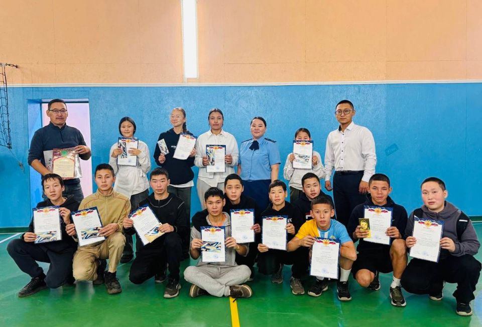 Прокуратурой Тоджинского района в селе Тоора-Хем проведен шахматный турнир среди школьников, посвященный 90-летию образования органов прокуратуры Республики Тыва