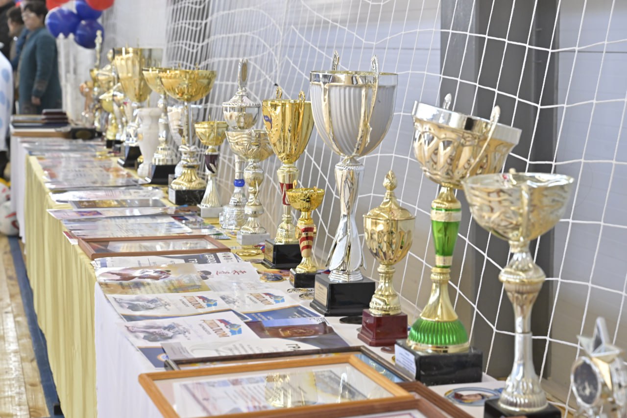 Об открытии в селе Эрзин физкультурно-спортивного зала сообщил Глава республики Владислав Ховалыг Об открытии в селе Эрзин физкультурно-спортивного зала сообщил Глава республики Владислав Ховалыг