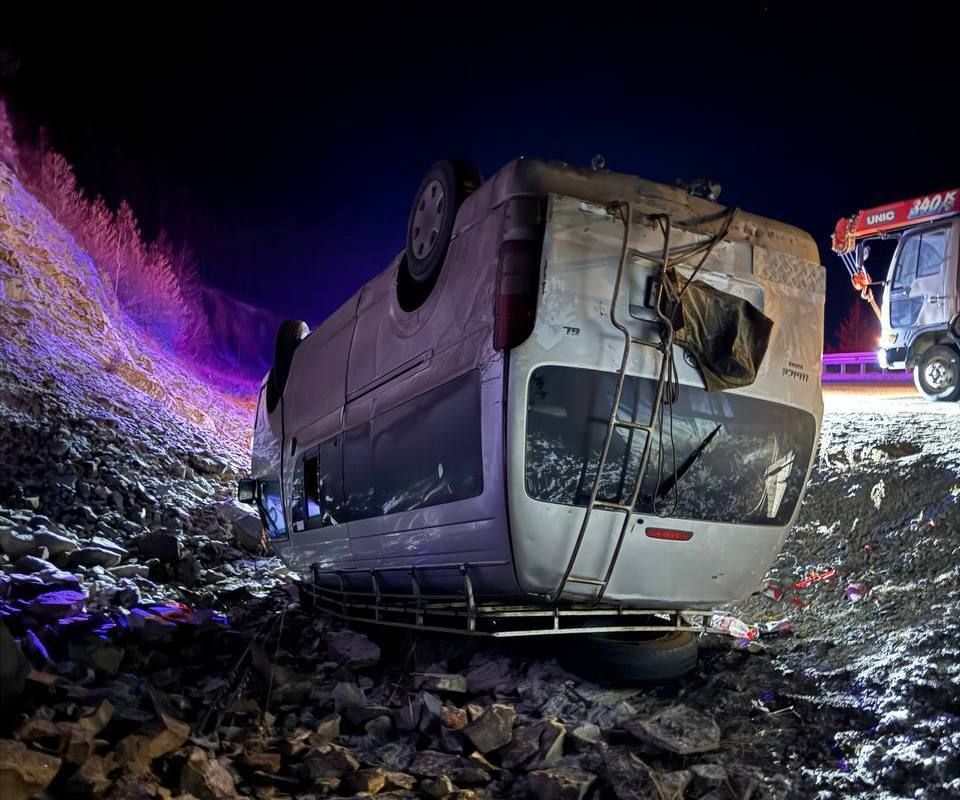10 человек пострадали в ДТП с пассажирским автобусом в Пий-Хемском районе Тувы, сообщает МВД по республике