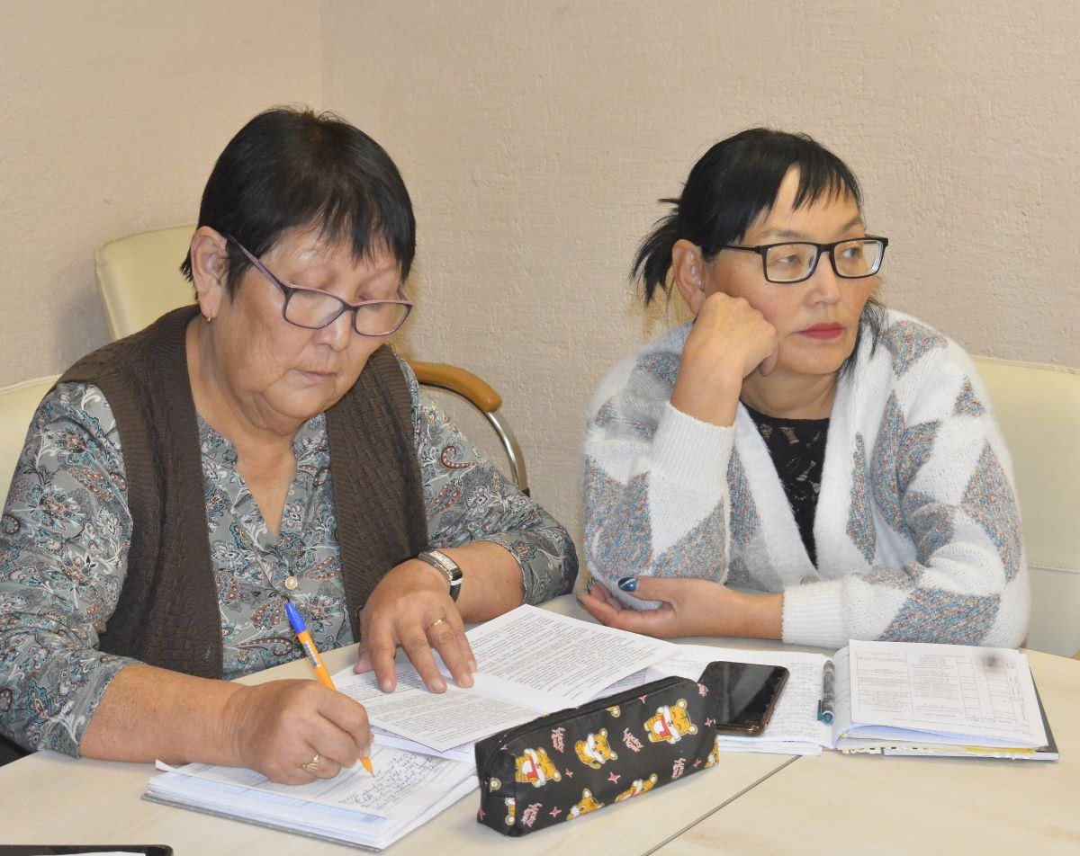 Учителя родного языка Тувы углубили знания об известных личностях и писателях республики Учителя родного языка Тувы углубили знания об известных личностях и писателях республики