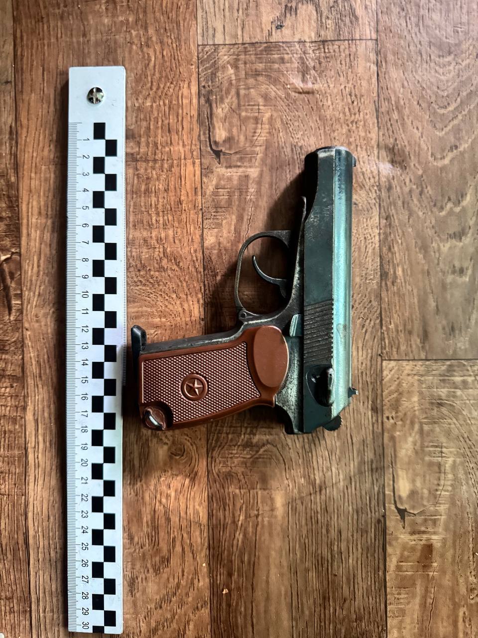 Сотрудники полиции призывают граждан к добровольной сдаче незаконно хранящегося огнестрельного оружия и боеприпасов Сотрудники полиции призывают граждан к добровольной сдаче незаконно хранящегося огнестрельного оружия и боеприпасов