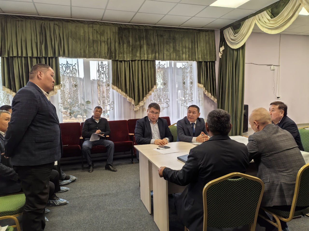 Владислав Ховалыг отметил прогресс в образовательной и культурной сферах Тес-Хемского района Владислав Ховалыг отметил прогресс в образовательной и культурной сферах Тес-Хемского района