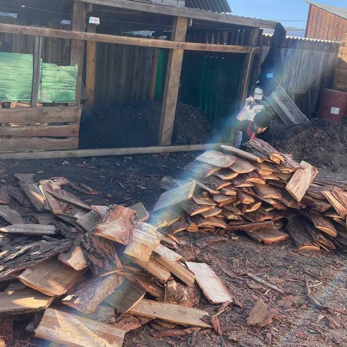 Молодежь Тувы помогла подготовить жилье семье участника СВО к зимним холодам Молодежь Тувы помогла подготовить жилье семье участника СВО к зимним холодам