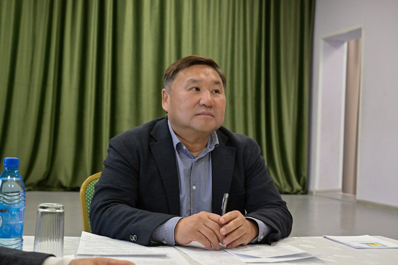 Глава Тувы встретился с активными жителями Эрзинского и Тес-Хемского районов Глава Тувы встретился с активными жителями Эрзинского и Тес-Хемского районов