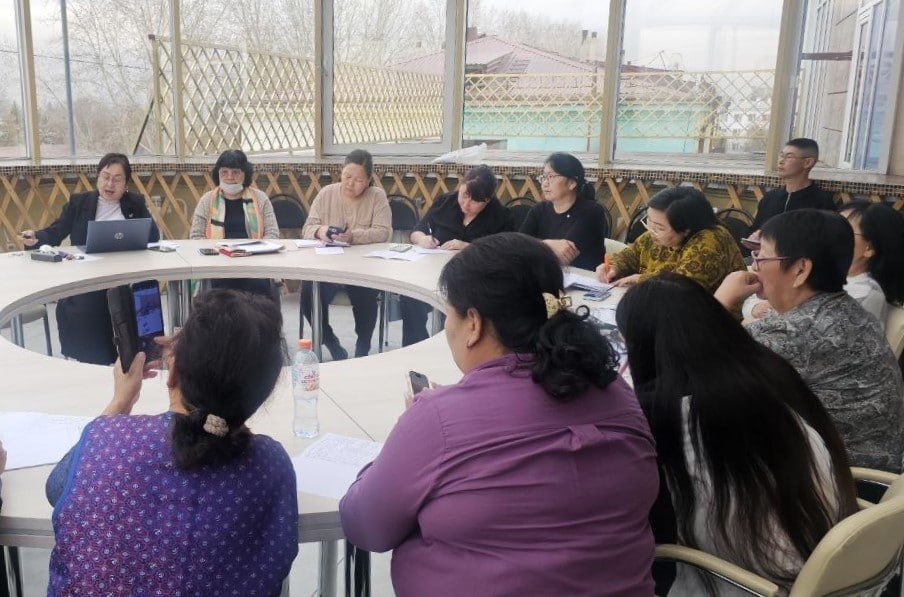 Учителя родного языка Тувы углубили знания об известных личностях и писателях республики Учителя родного языка Тувы углубили знания об известных личностях и писателях республики