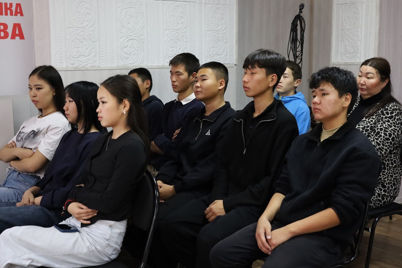 Тгерик ширээ: Ава кижи кандыг болур ужурлугул? Тгерик ширээ: Ава кижи кандыг болур ужурлугул?