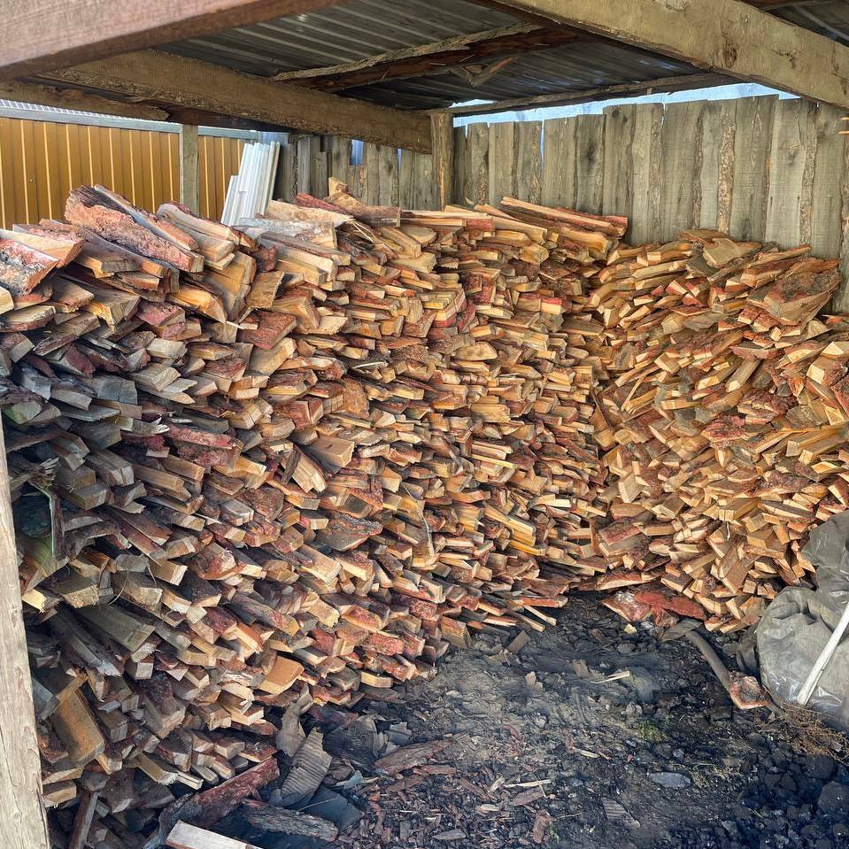 Молодежь Тувы помогла подготовить жилье семье участника СВО к зимним холодам Молодежь Тувы помогла подготовить жилье семье участника СВО к зимним холодам