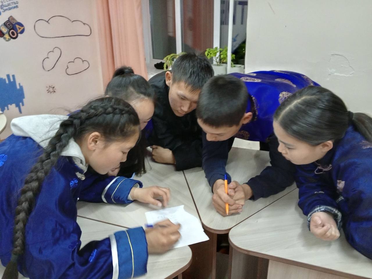 Арыг, чараш, чечен-мерген тыва дылывыс мге шагда читпес болзун! Арыг, чараш, чечен-мерген тыва дылывыс мге шагда читпес болзун!