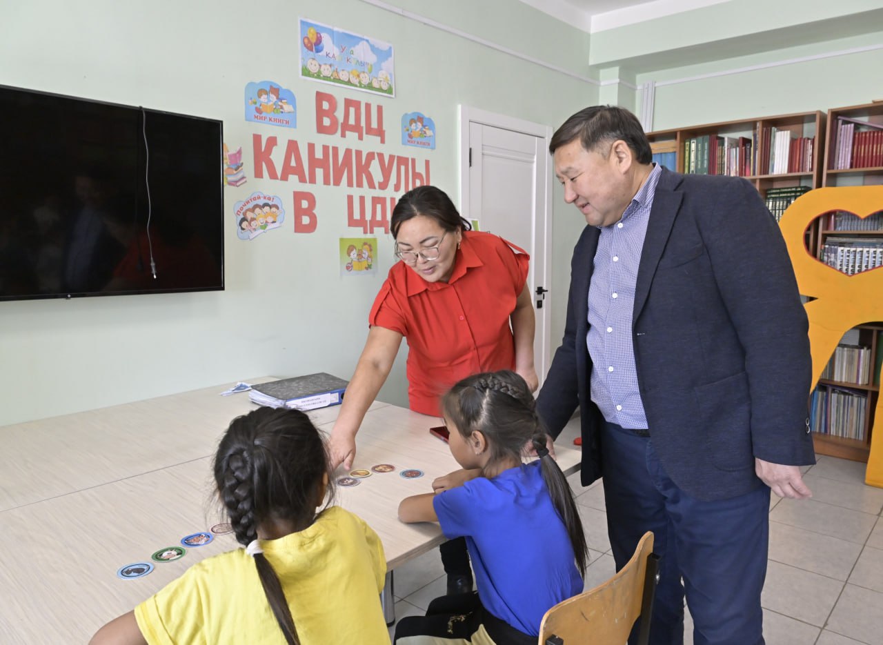 Владислав Ховалыг посетил социальные объекты Эрзинского и Тес-Хемского районов, обновленные по линии национальных проектов Владислав Ховалыг посетил социальные объекты Эрзинского и Тес-Хемского районов, обновленные по линии национальных проектов
