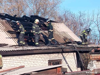 Огнеборцы не допустили распространения огня