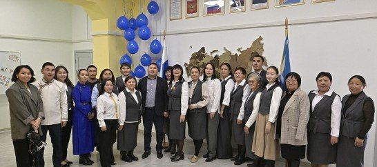 Тываны Баштыы Владислав Ховалыг Эрзин биле Тес-Хем кожууннарда чаартынган социал объектилерге четкен