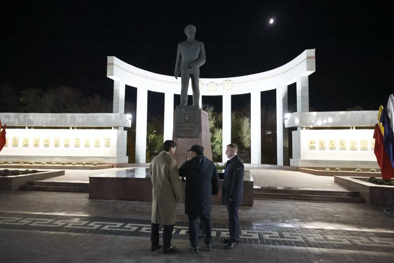 Глава Тувы Владислав Ховалыг сегодня посетил Республику Калмыкия Глава Тувы Владислав Ховалыг сегодня посетил Республику Калмыкия