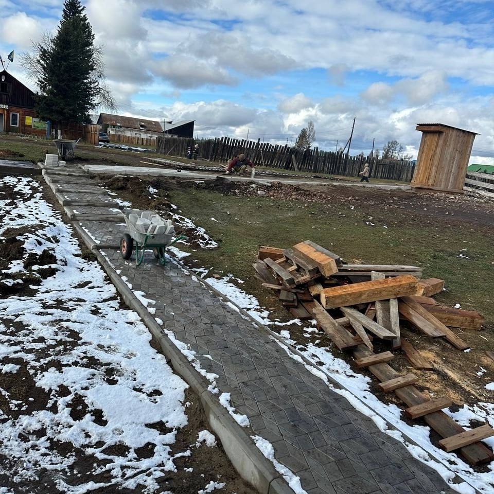 Тожуда нацтлевилел-биле ш чаа фельдшер-акушер пунктузун тудуп, поликлиниканы чаартып турар Тожуда нацтлевилел-биле ш чаа фельдшер-акушер пунктузун тудуп, поликлиниканы чаартып турар