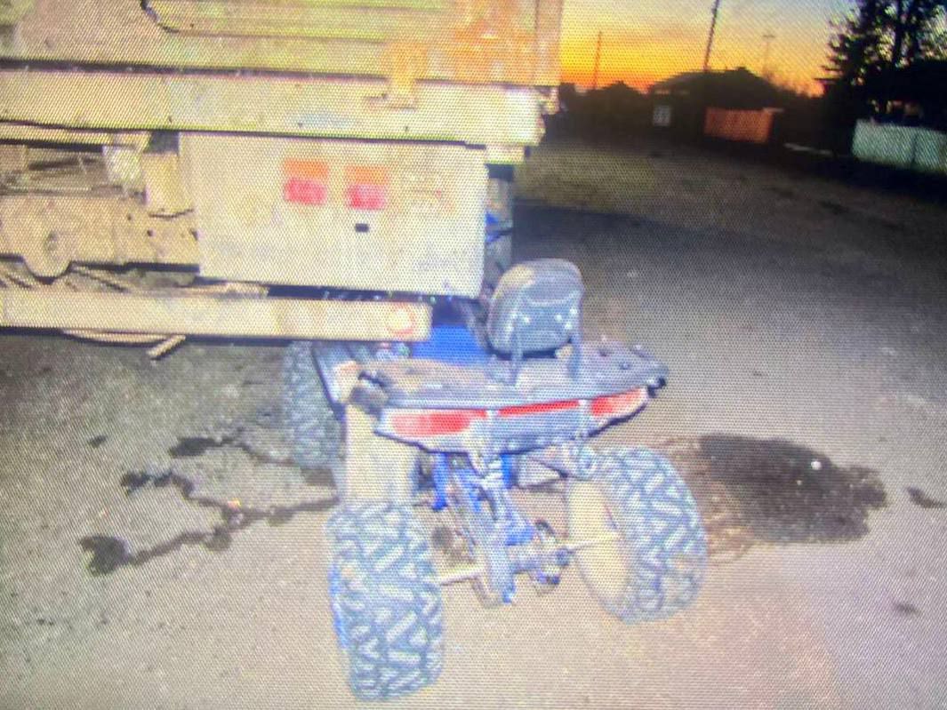 В Тандинском районе пострадали дети на квадроцикле В Тандинском районе пострадали дети на квадроцикле