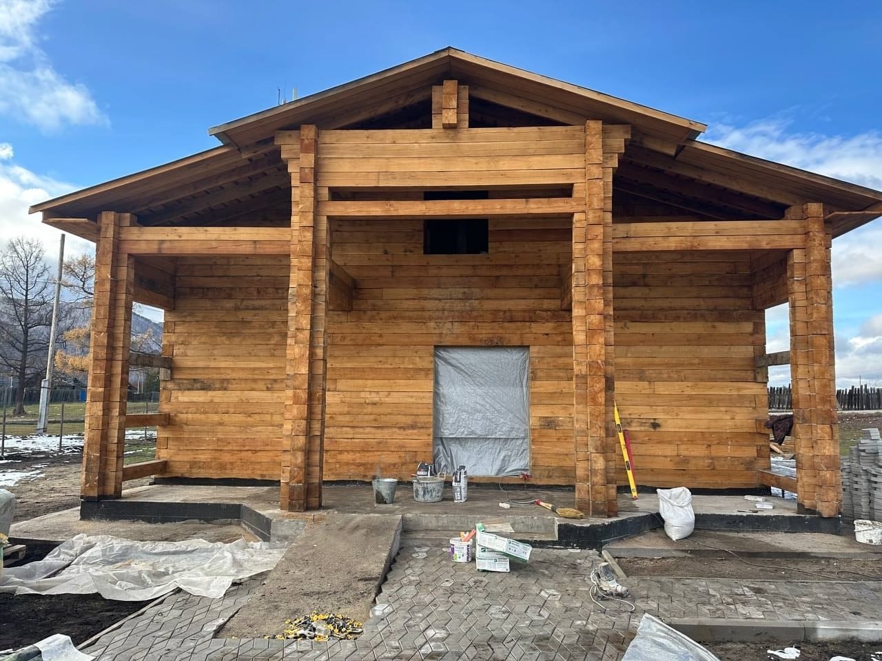 Тожуда нацтлевилел-биле ш чаа фельдшер-акушер пунктузун тудуп, поликлиниканы чаартып турар