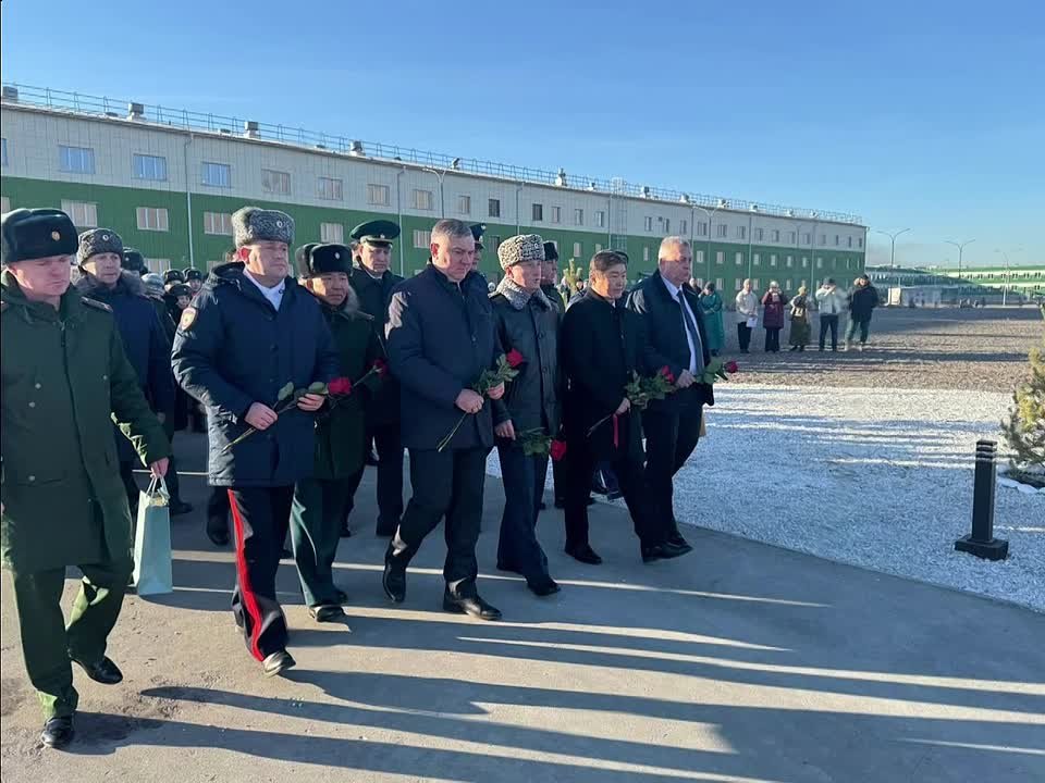 Министр внутренних дел по Республике Тыва генерал-майор полиции Юрий Завьялов принял участие в торжественном открытии мемориала «Черный барс»