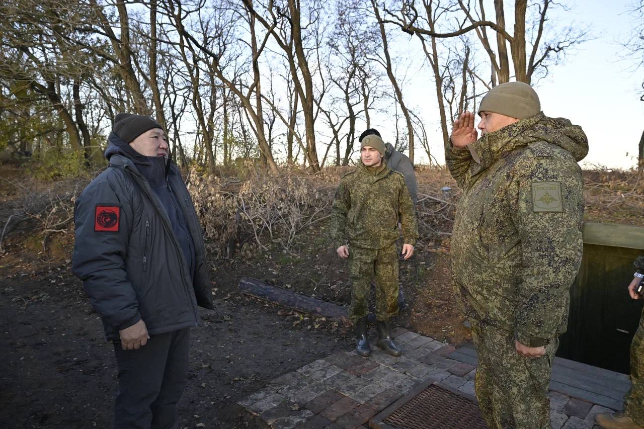 Глава Тувы поздравил с 10-летием 55-ю гвардейскую мотострелковую горную бригаду Глава Тувы поздравил с 10-летием 55-ю гвардейскую мотострелковую горную бригаду