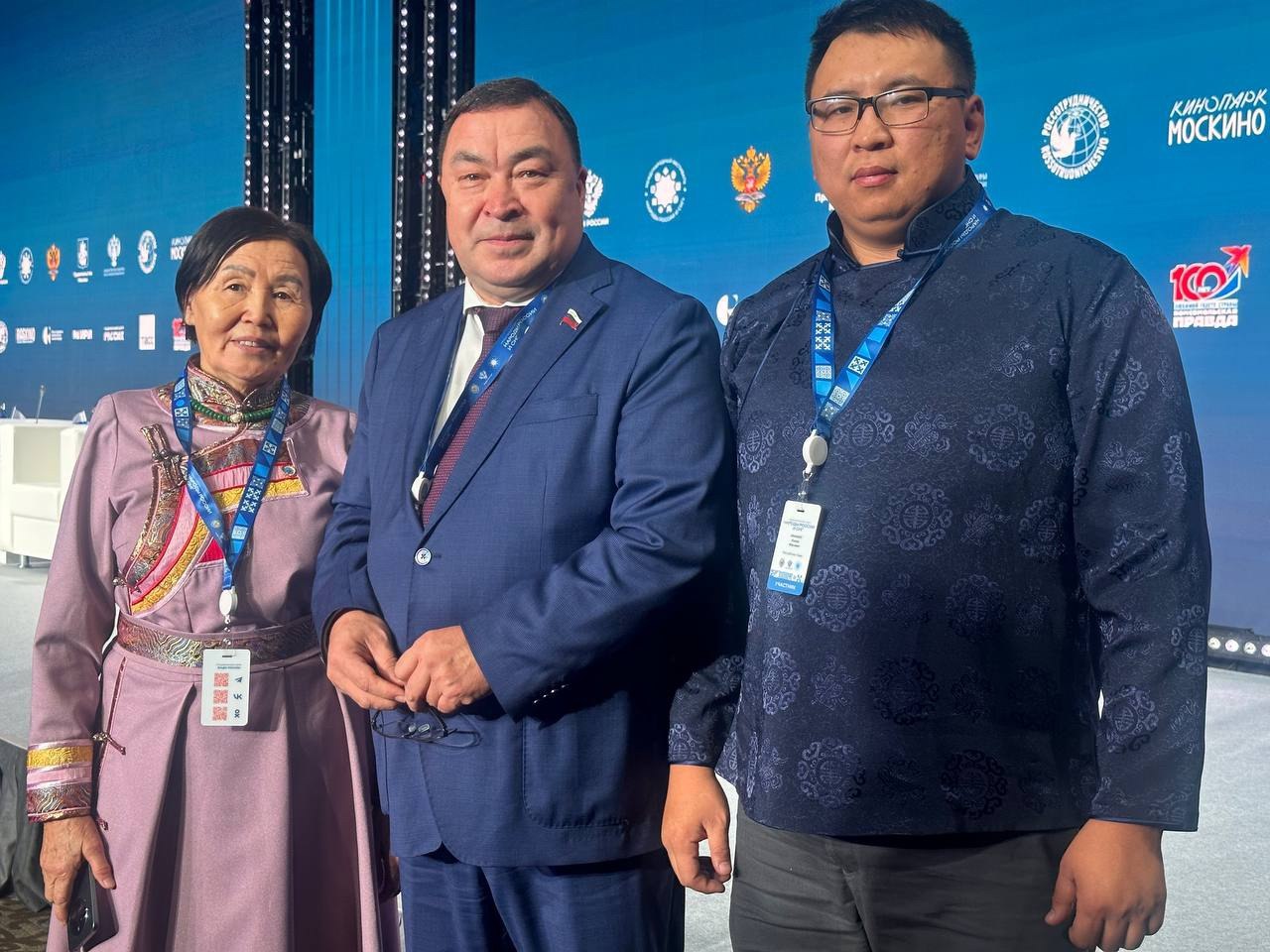 Представители Тувы участвуют в международном фестивале «Народы России и СНГ» Представители Тувы участвуют в международном фестивале «Народы России и СНГ»