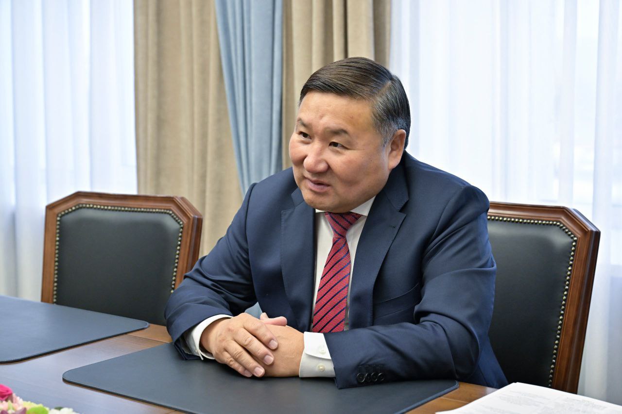 Юного героя Менги Хомушку наградили медалью Совета Федерации «За проявленное мужество» Юного героя Менги Хомушку наградили медалью Совета Федерации «За проявленное мужество»