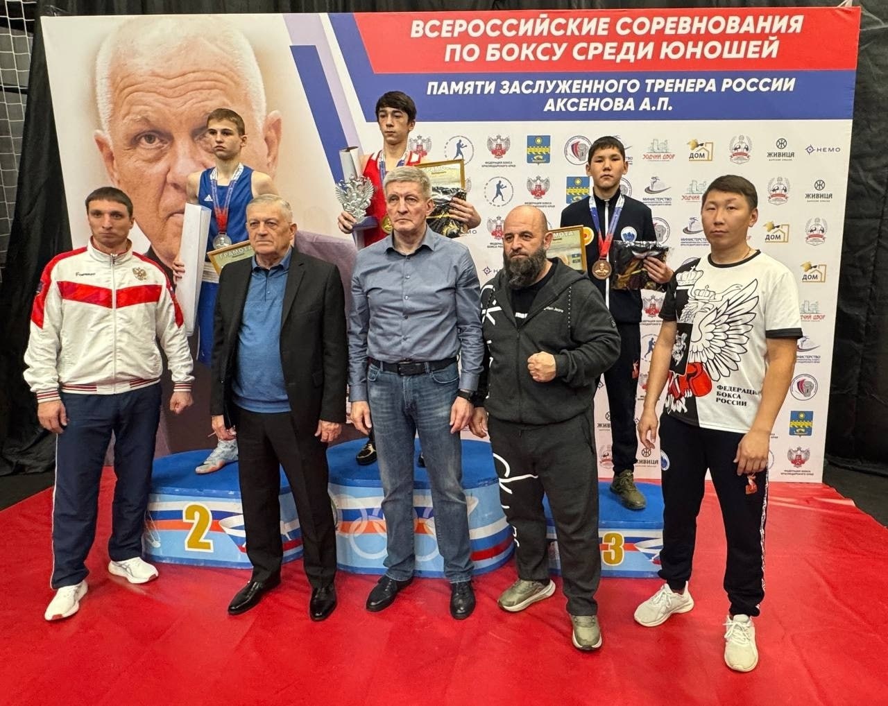 Сайын-Белек Кенден завоевал бронзовую медаль на Всероссийских соревнованиях по боксу Сайын-Белек Кенден завоевал бронзовую медаль на Всероссийских соревнованиях по боксу