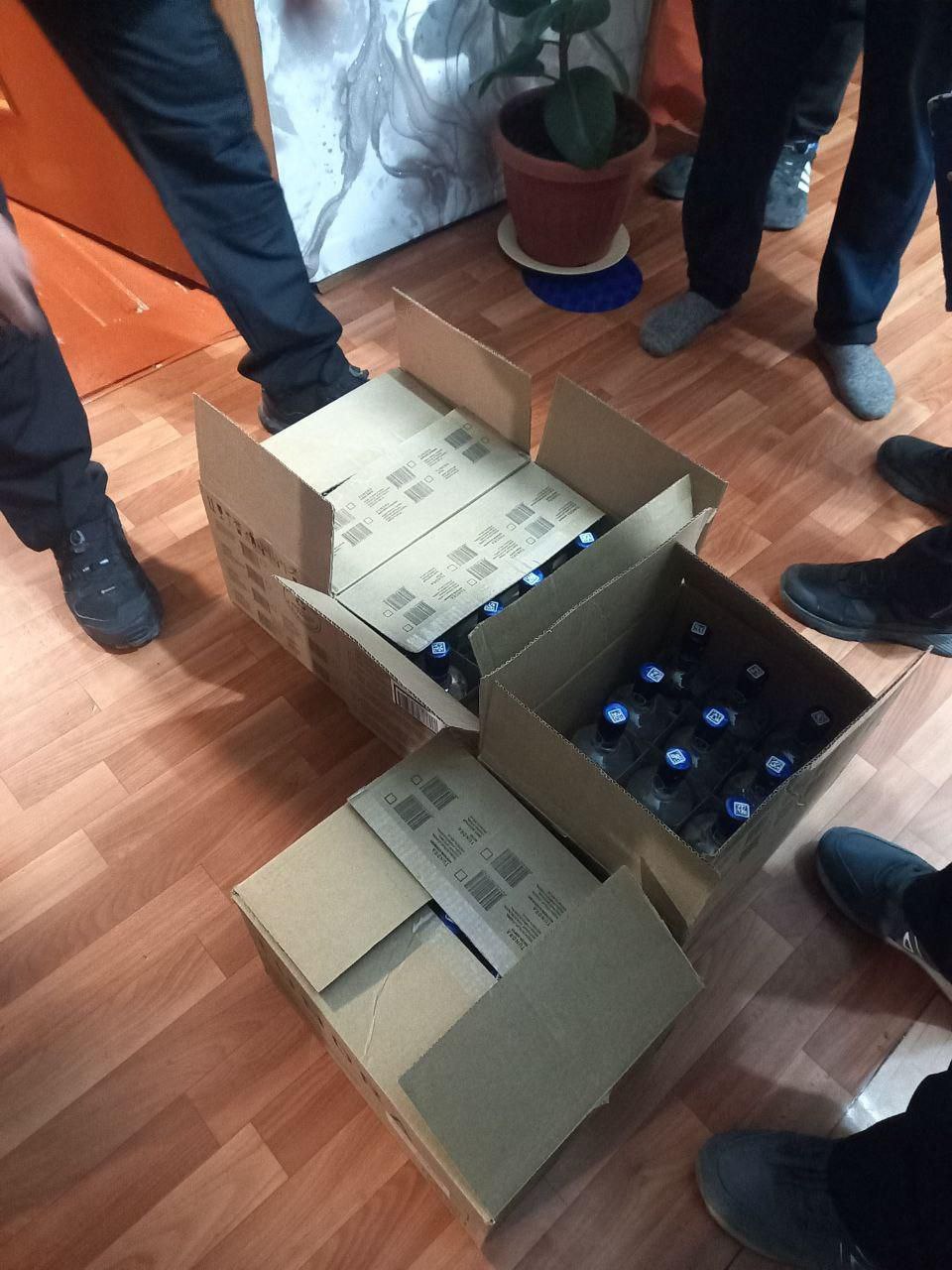 Житель Сут-Хольского района обвинён в повторной продаже алкоголя, полиция изъяла 1,5 тонны спиртного Житель Сут-Хольского района обвинён в повторной продаже алкоголя, полиция изъяла 1,5 тонны спиртного