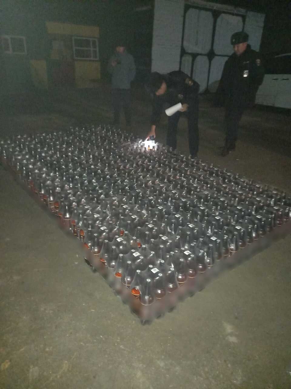 Житель Сут-Хольского района обвинён в повторной продаже алкоголя, полиция изъяла 1,5 тонны спиртного