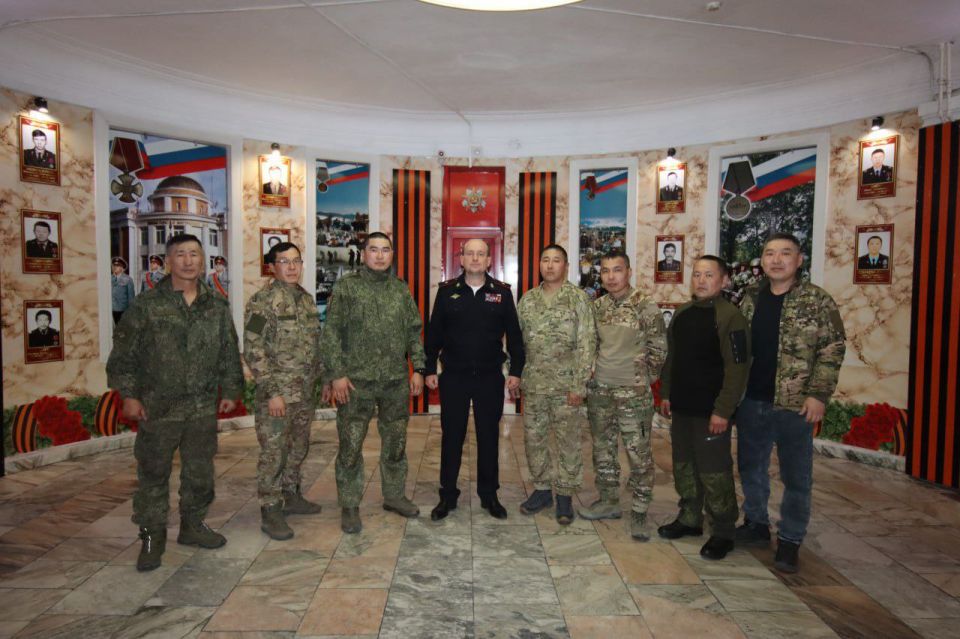 Министр внутренних дел по Республике Тыва встретился с военнослужащими 55-й отдельной гвардейской ордена Кутузова мотострелковой (горной) бригады Министр внутренних дел по Республике Тыва встретился с военнослужащими 55-й отдельной гвардейской ордена Кутузова мотострелковой (горной) бригады