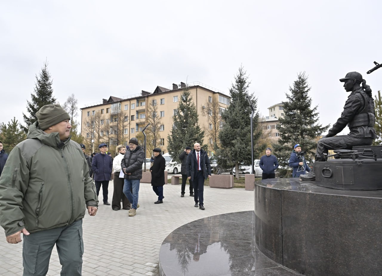 Глава Тувы проверил ход подготовки к открытию в Кызыле памятников братьям Шумовым и участникам специальной военной операции Глава Тувы проверил ход подготовки к открытию в Кызыле памятников братьям Шумовым и участникам специальной военной операции