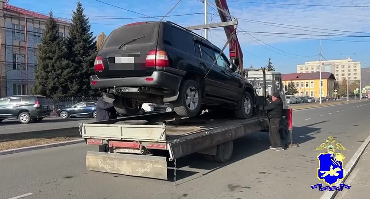 Сотрудники Госавтоинспекции Кызыла проводят комплекс профилактических мероприятий, направленных на выявление и предупреждение нарушений правил стоянки и остановки