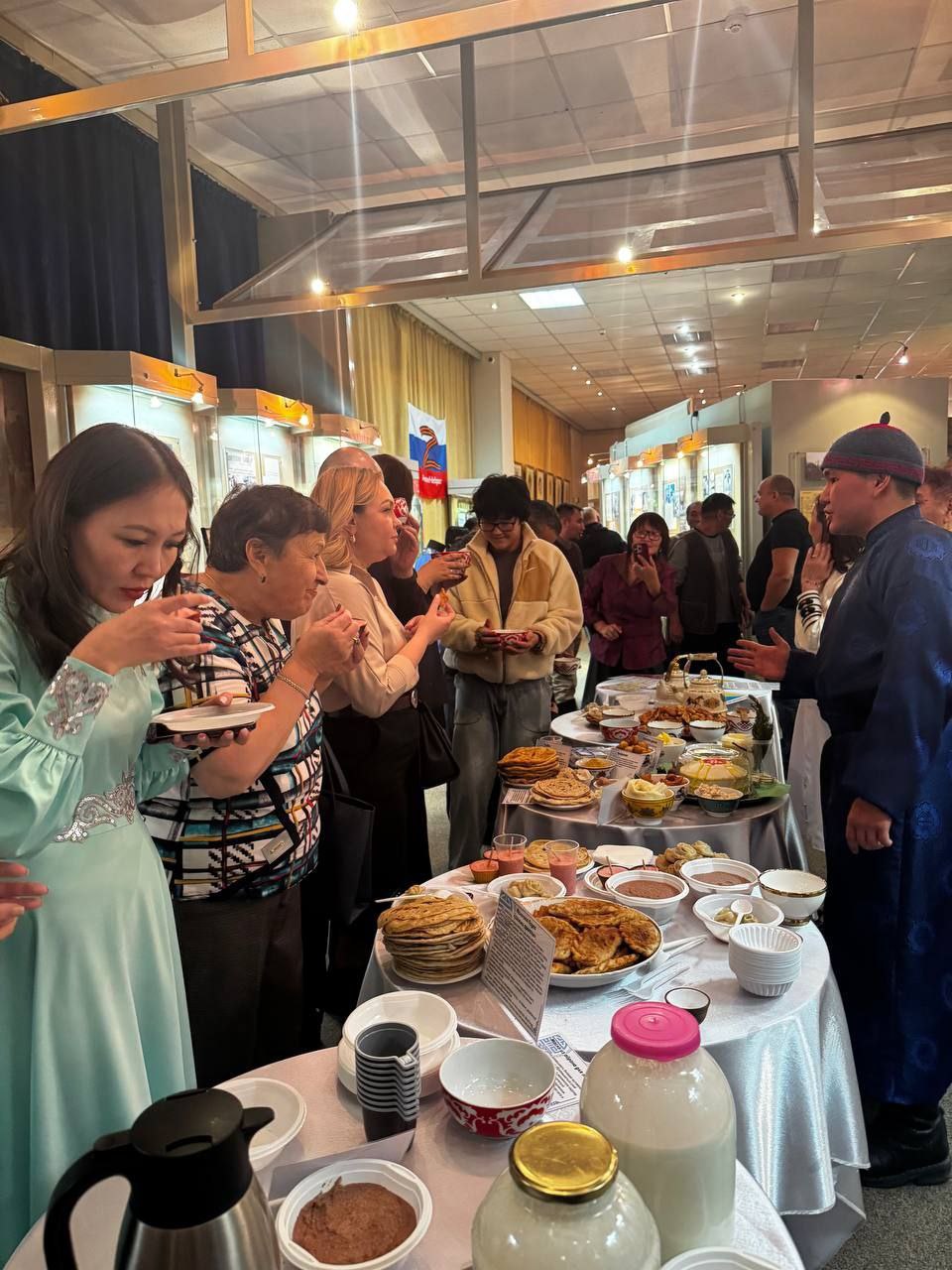 Тувинцы из Дудинки и Норильска представили культуру родной земли на празднике народов России «Под одним небом» Тувинцы из Дудинки и Норильска представили культуру родной земли на празднике народов России «Под одним небом»