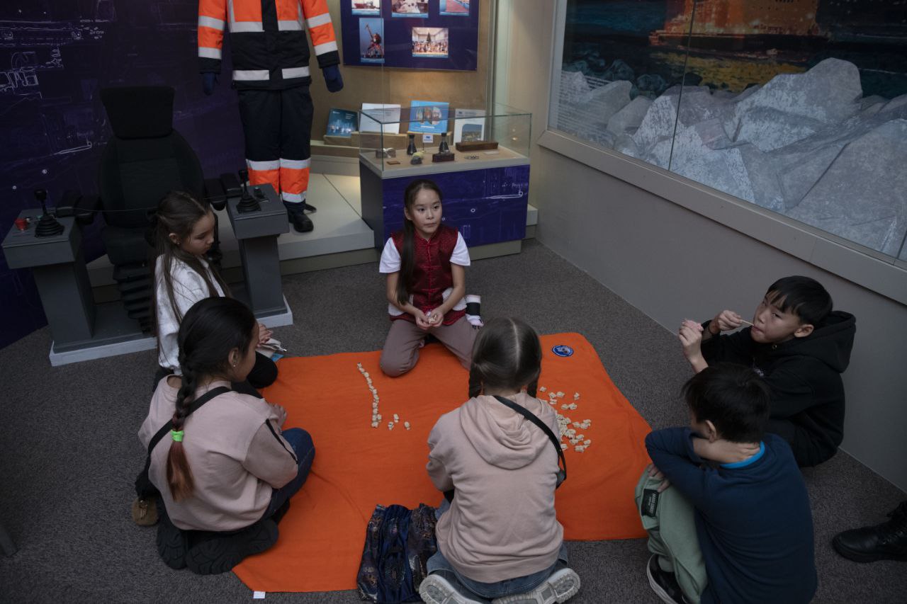 Тувинцы из Дудинки и Норильска представили культуру родной земли на празднике народов России «Под одним небом» Тувинцы из Дудинки и Норильска представили культуру родной земли на празднике народов России «Под одним небом»