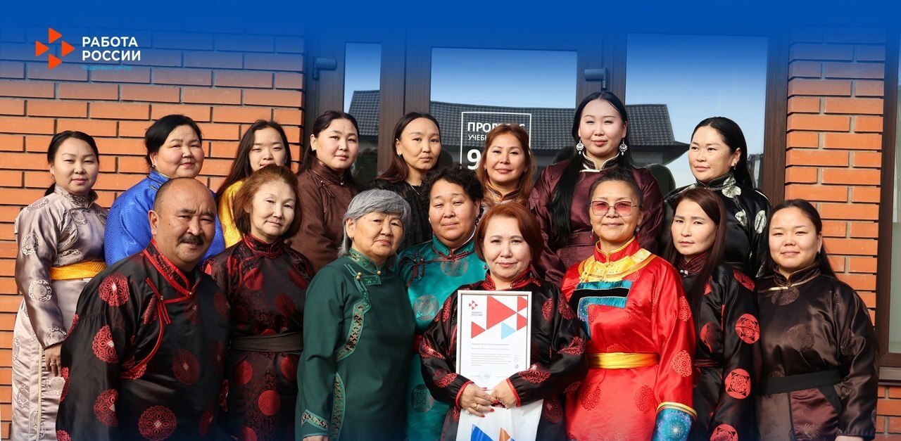 В Туве бесплатно учат пошиву национального тона В Туве бесплатно учат пошиву национального тона