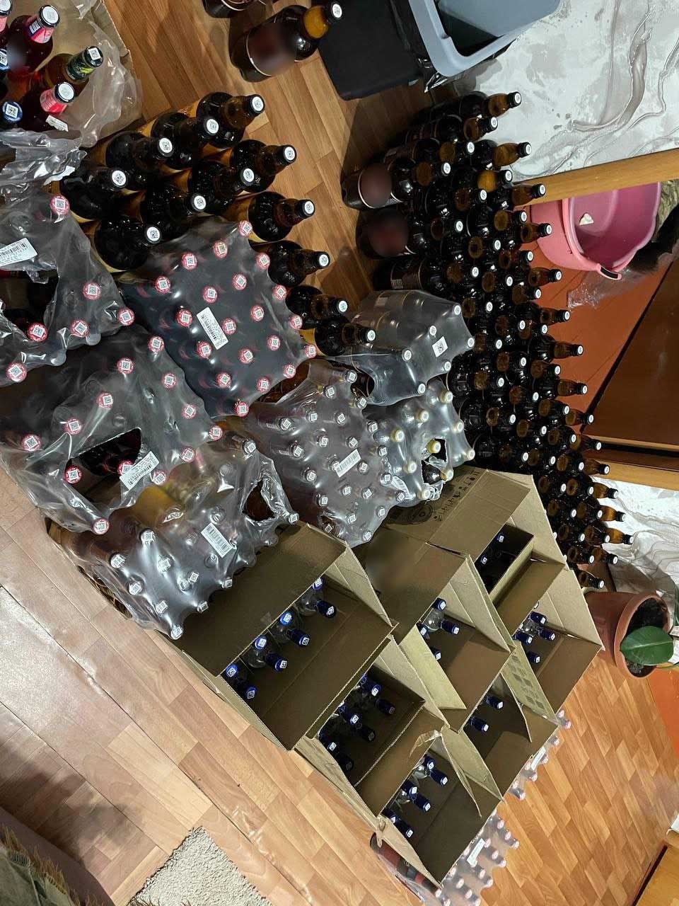 Житель Сут-Хольского района обвинён в повторной продаже алкоголя, полиция изъяла 1,5 тонны спиртного Житель Сут-Хольского района обвинён в повторной продаже алкоголя, полиция изъяла 1,5 тонны спиртного