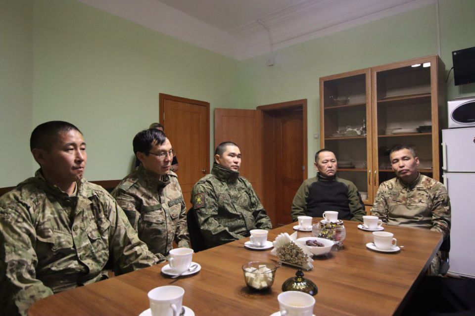 Министр внутренних дел по Республике Тыва встретился с военнослужащими 55-й отдельной гвардейской ордена Кутузова мотострелковой (горной) бригады Министр внутренних дел по Республике Тыва встретился с военнослужащими 55-й отдельной гвардейской ордена Кутузова мотострелковой (горной) бригады