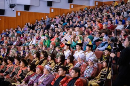 Ансамбль «Эзир-Кара» с триумфом выступил на международном фестивале в Ханты-Мансийске