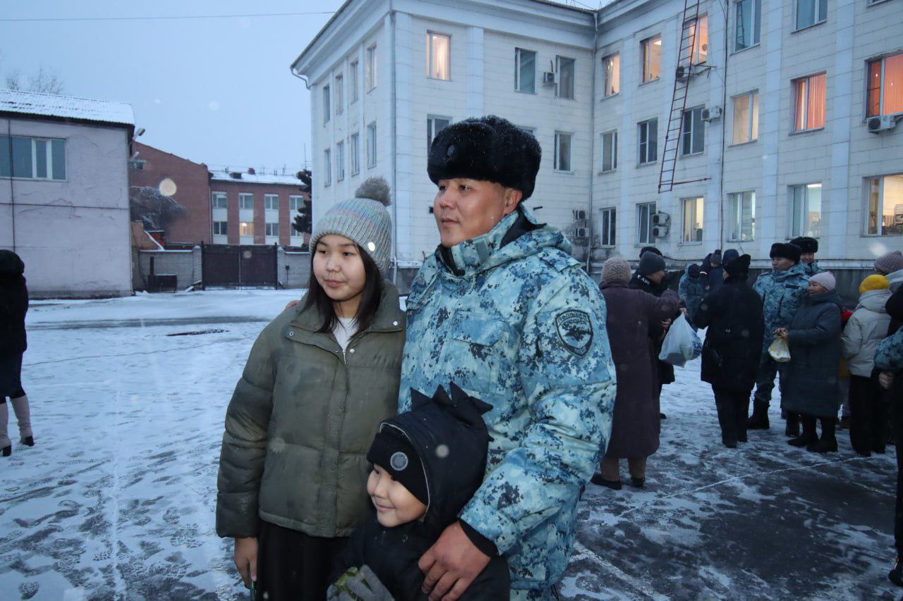 Сводный отряд полицейских из Тувы отправился в служебную командировку на Северный Кавказ Сводный отряд полицейских из Тувы отправился в служебную командировку на Северный Кавказ