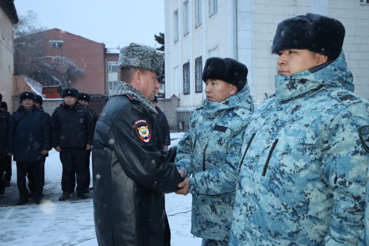 Сводный отряд полицейских из Тувы отправился в служебную командировку на Северный Кавказ Сводный отряд полицейских из Тувы отправился в служебную командировку на Северный Кавказ
