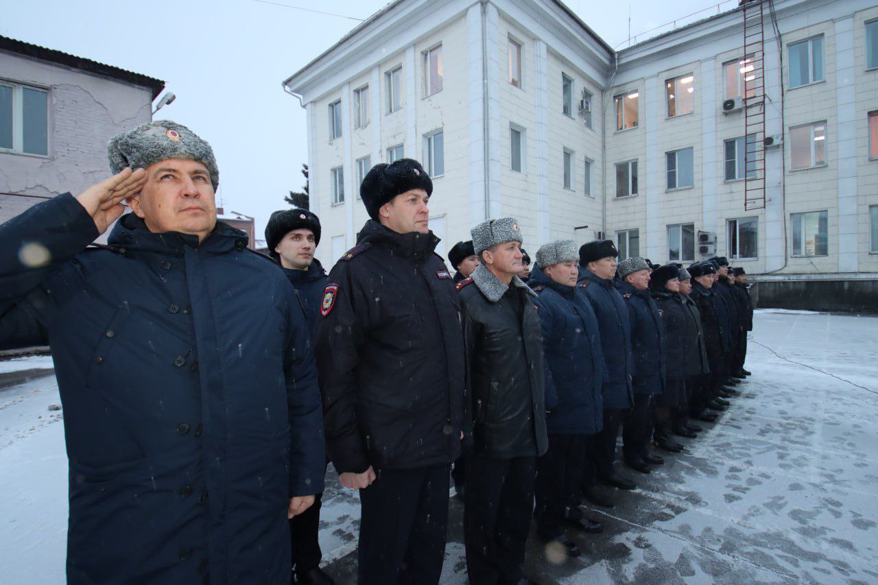Сводный отряд полицейских из Тувы отправился в служебную командировку на Северный Кавказ Сводный отряд полицейских из Тувы отправился в служебную командировку на Северный Кавказ