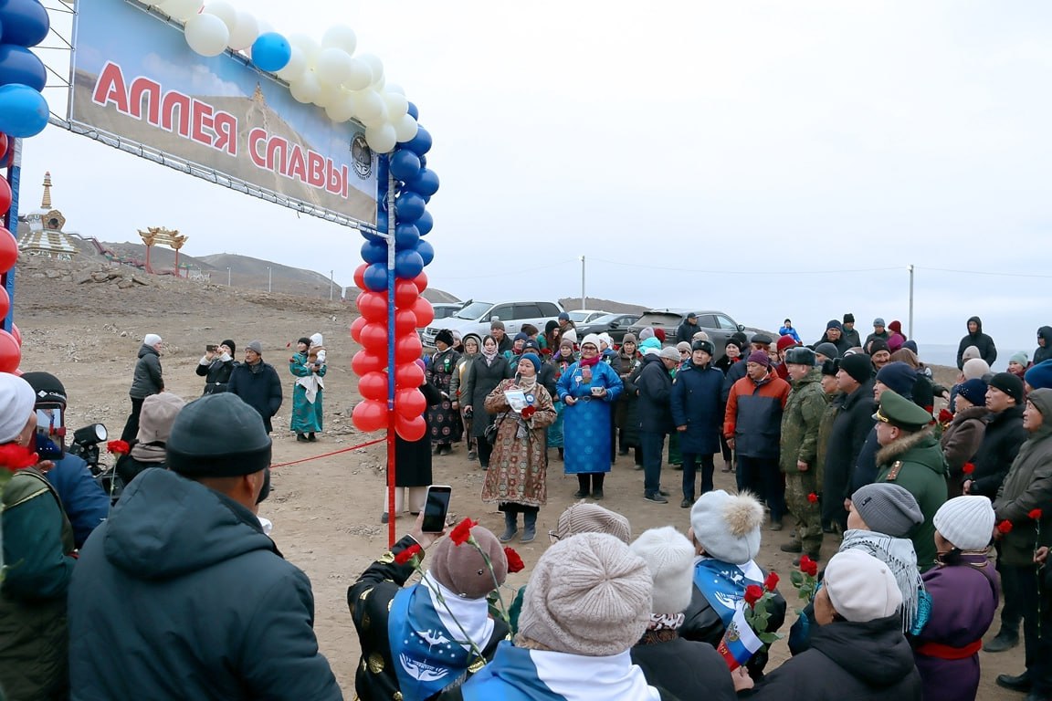 В столице Тувы состоялось открытие Аллеи Героев В столице Тувы состоялось открытие Аллеи Героев