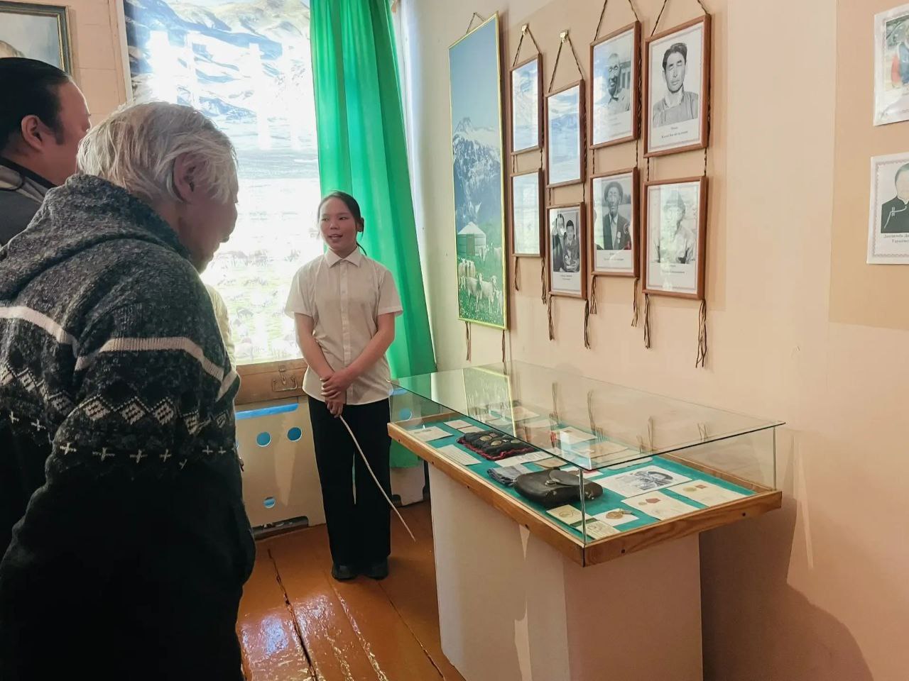 Музеи образовательных организаций Тувы отмечены на Всероссийском конкурсе «Знать, чтобы помнить», организованном партией «Единая Россия» Музеи образовательных организаций Тувы отмечены на Всероссийском конкурсе «Знать, чтобы помнить», организованном партией «Единая Россия»