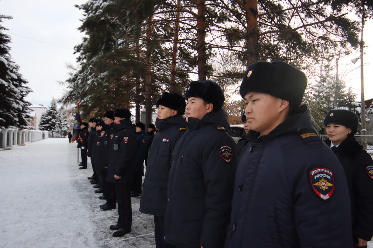 В МВД по Республике Тыва состоялось торжественное мероприятие, приуроченное ко Дню сотрудников органов внутренних дел В МВД по Республике Тыва состоялось торжественное мероприятие, приуроченное ко Дню сотрудников органов внутренних дел