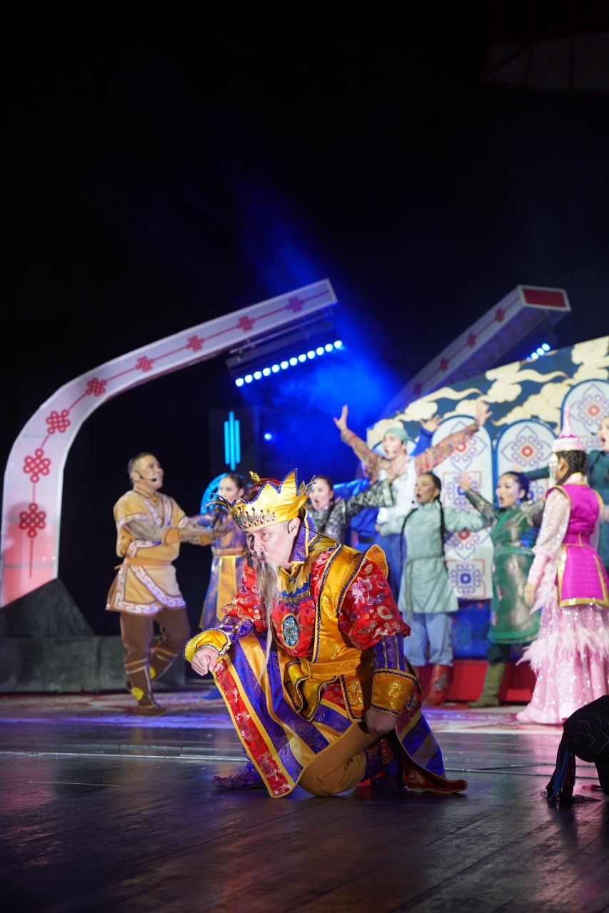 В Красноярске состоялся премьерный показ тувинского мюзикла «Легенда ветров» В Красноярске состоялся премьерный показ тувинского мюзикла «Легенда ветров»